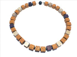 altrosafarbene Halskette mit Lavawürfeln und Hämatin 2045